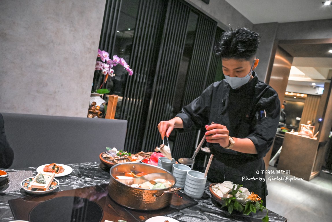 譽為火鍋界 PRADA頂級火鍋店,海膽七吃奢華解鎖,超創意海膽包入冰淇淋最中 @女子的休假計劃 譽為火鍋界 PRADA頂級火鍋店,海膽七吃奢華解鎖,超創意海膽包入冰淇淋最中 @女子的休假計劃