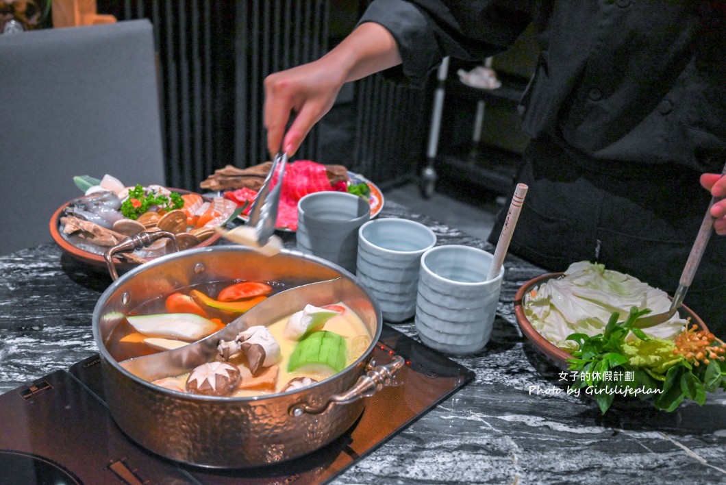 譽為火鍋界 PRADA頂級火鍋店,海膽七吃奢華解鎖,超創意海膽包入冰淇淋最中 @女子的休假計劃 譽為火鍋界 PRADA頂級火鍋店,海膽七吃奢華解鎖,超創意海膽包入冰淇淋最中 @女子的休假計劃