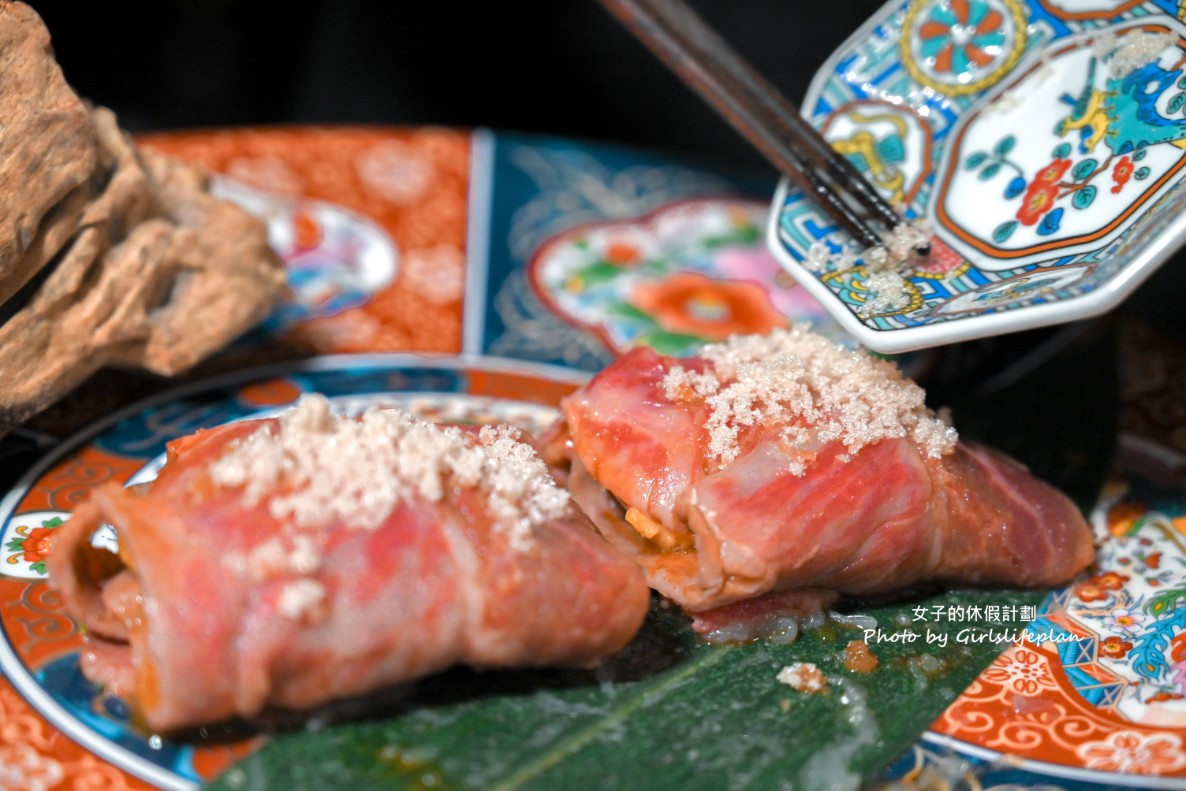 譽為火鍋界 PRADA頂級火鍋店，海膽七吃奢華解鎖，超創意海膽包入冰淇淋最中 @女子的休假計劃