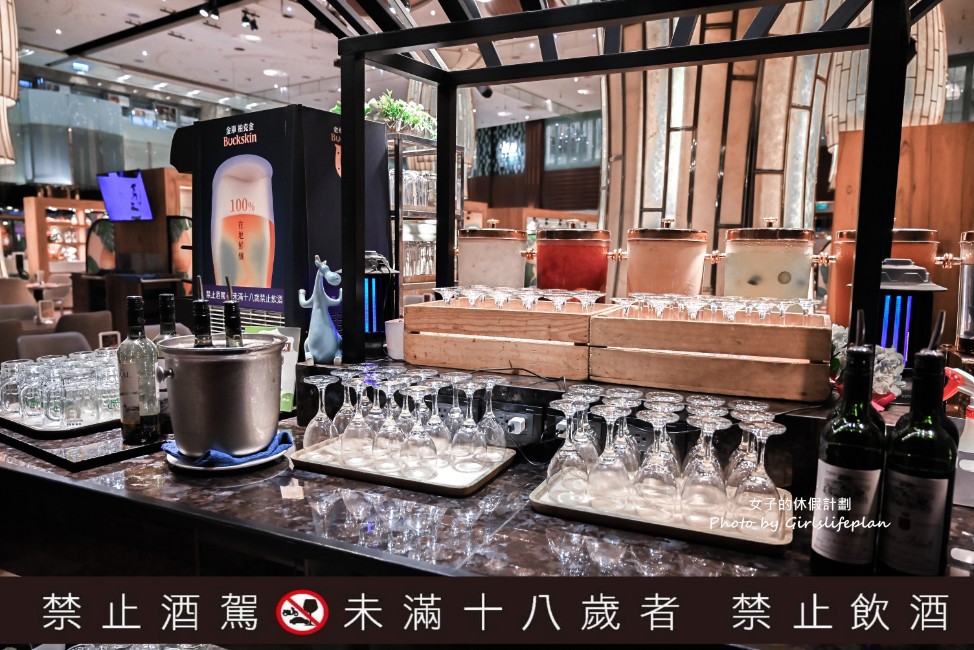 不到千元片竟然皮鴨三吃吃到飽,現切牛胸肉、各式海鮮、生魚片、港式點心、哈根達斯等也都吃到飽 @女子的休假計劃 不到千元片竟然皮鴨三吃吃到飽,現切牛胸肉、各式海鮮、生魚片、港式點心、哈根達斯等也都吃到飽 @女子的休假計劃