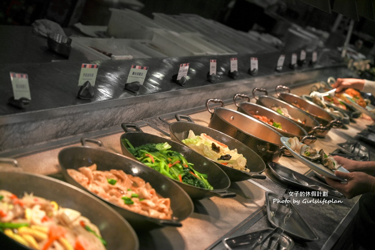 自助餐吃到飽櫻桃烤鴨六吃、現煎牛排、松葉蟹無限爽吃還有星巴克咖啡.哈根達斯 @女子的休假計劃