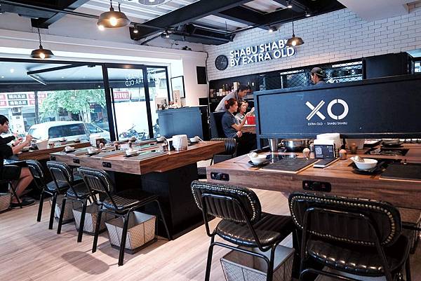XO SHABU SHABU，在黑白時髦火鍋店涮出精選食材與私房XO醬料的美味|永和|永安市場站 @女子的休假計劃