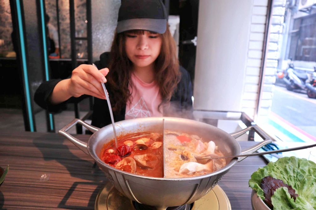 台北中山火鍋 | 青花驕麻辣火鍋，九葉青花椒麻、香、辣風味 /王品 @女子的休假計劃