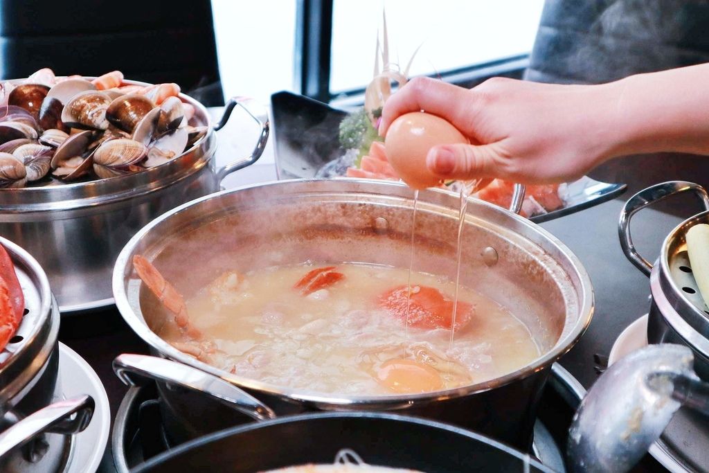 蒸翻天海鮮蒸氣火鍋餐廳，超霸氣威猛海鮮塔/林口美食【林口海鮮餐廳】 @女子的休假計劃