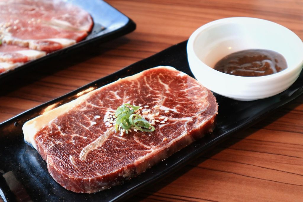 【桃園燒肉吃到飽】極野宴燒肉專門店-平日限定399吃到飽，桃園愛買旗艦店/2021菜單 @女子的休假計劃