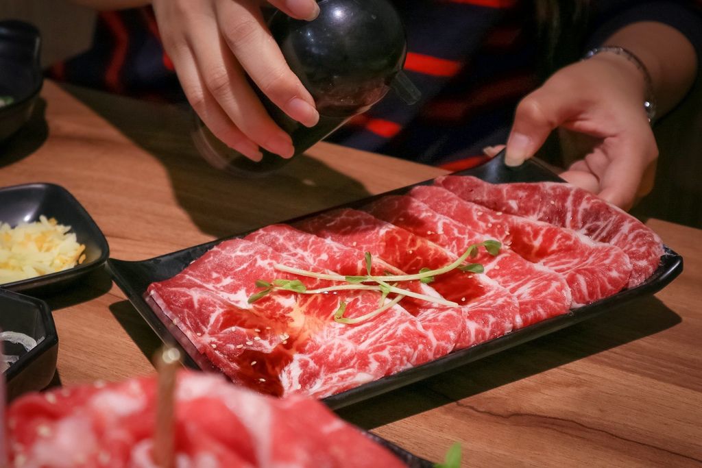 【新北燒烤吃到飽】燒惑日式炭火燒肉：頂極肉品澎派海鮮吃到飽！/板橋新埔站 @女子的休假計劃