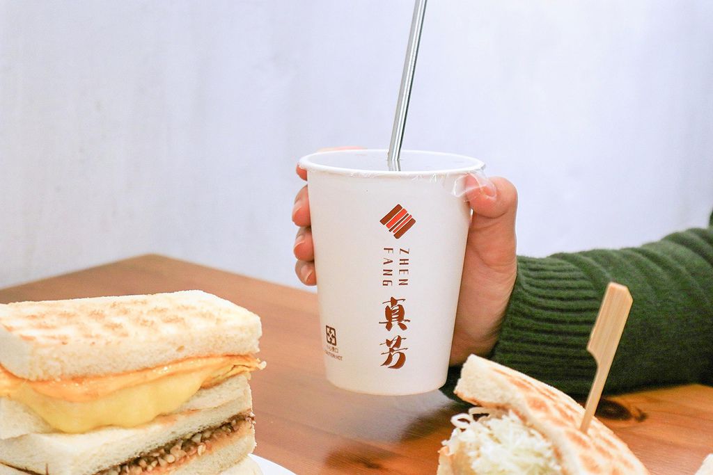 真芳-碳烤吐司｜台北必吃早餐，還沒吃過就落伍了(外帶) @女子的休假計劃