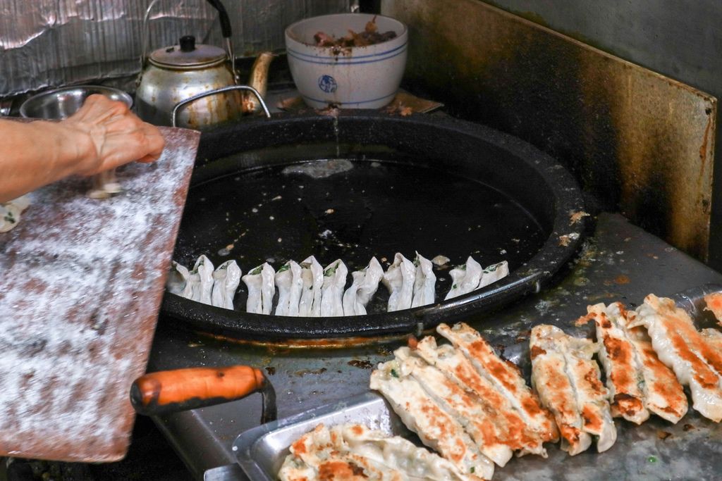 西門店小二｜開店50年人氣小吃店，排骨飯人氣必吃(菜單) @女子的休假計劃