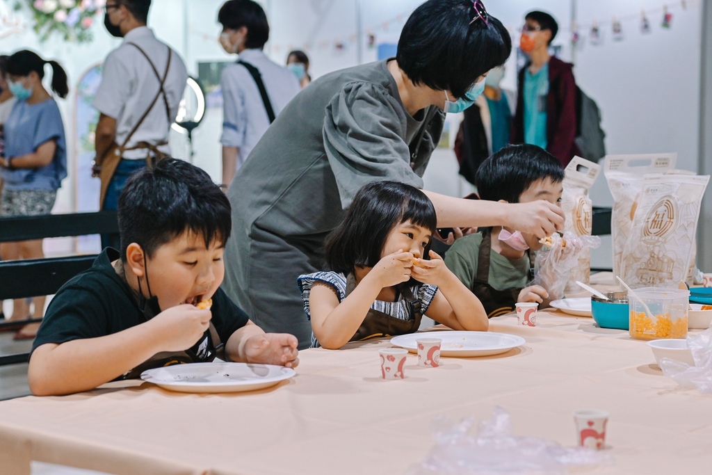 2021阿里山EASY GO年中好禮分享節：來華山文創園區走訪一趟阿里山，選好物喝好茶、好咖啡 /奮起福米餅 @女子的休假計劃